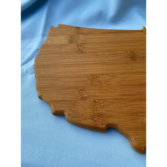 All Wood Cutting Serving Board shaped like America / USA / United States EUC - Picture 4 of 14